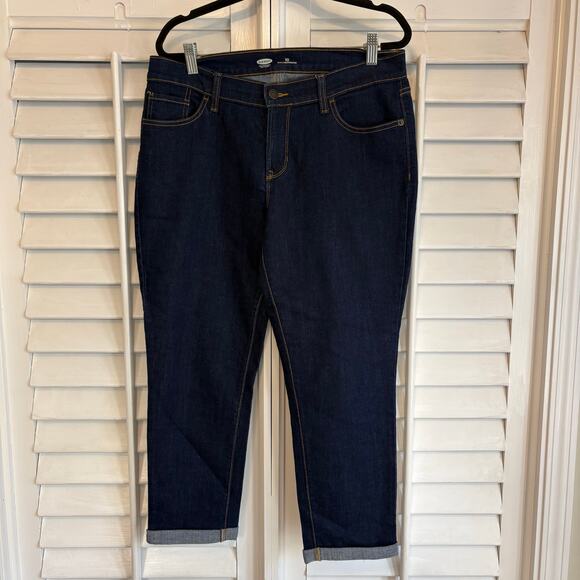 Old Navy Dark Wash Crops Size 10‎ - Picture 1 of 8